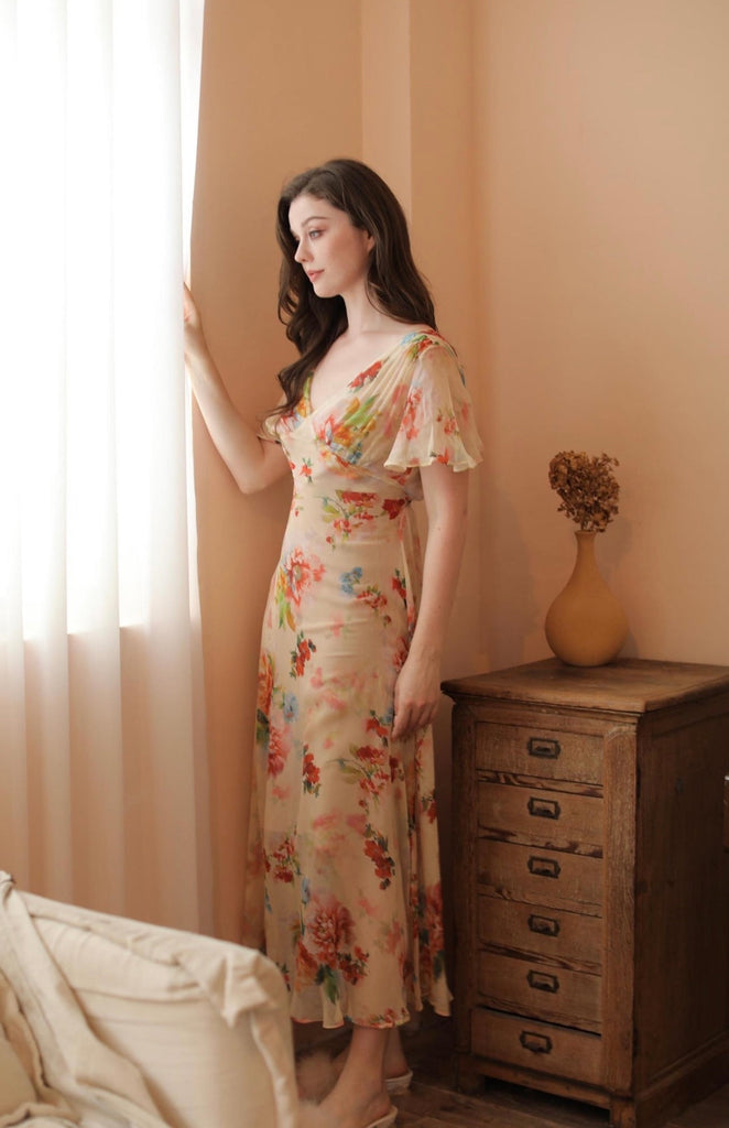 Get trendy with Oil Painting Dress  100% Mulberry Silk Dress -  available at Peiliee Shop. Grab yours for $185 today!