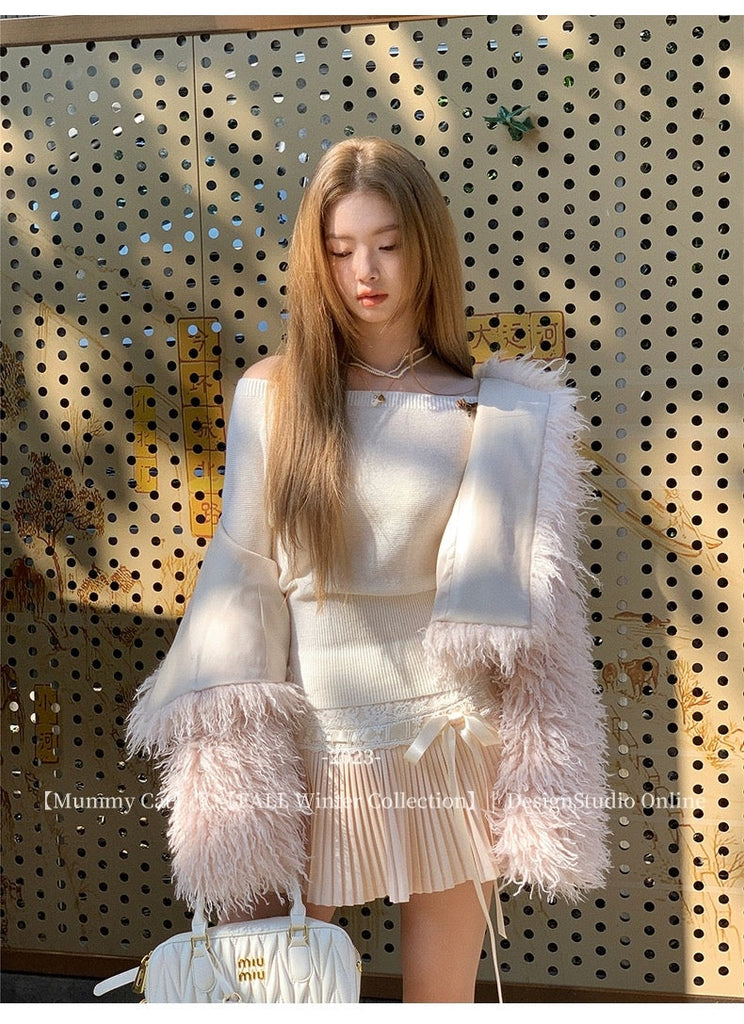 Get trendy with [Mummy Cat] Pink Angel Faux Fur Coat -  available at Peiliee Shop. Grab yours for $71 today!