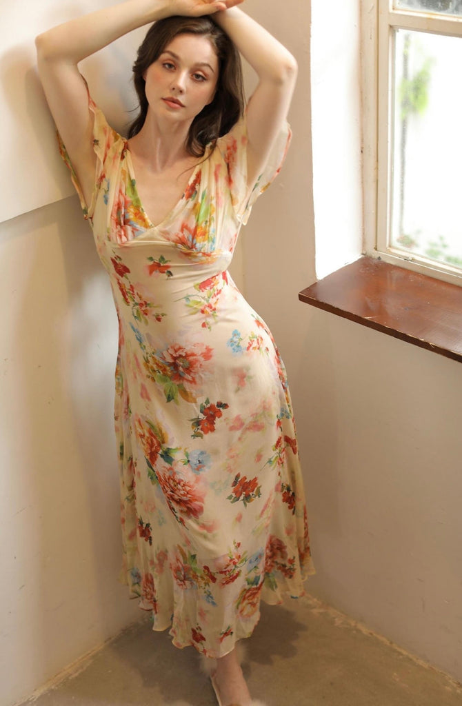 Get trendy with Oil Painting Dress  100% Mulberry Silk Dress -  available at Peiliee Shop. Grab yours for $185 today!