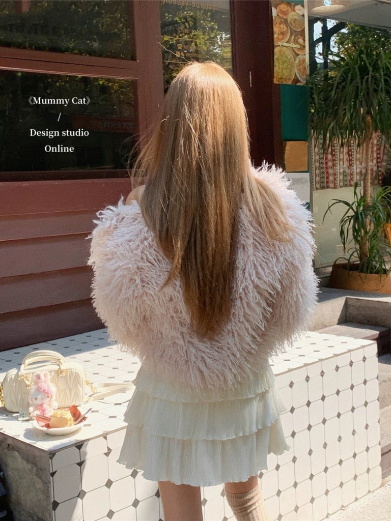 Get trendy with [Mummy Cat] Pink Angel Faux Fur Coat -  available at Peiliee Shop. Grab yours for $71 today!