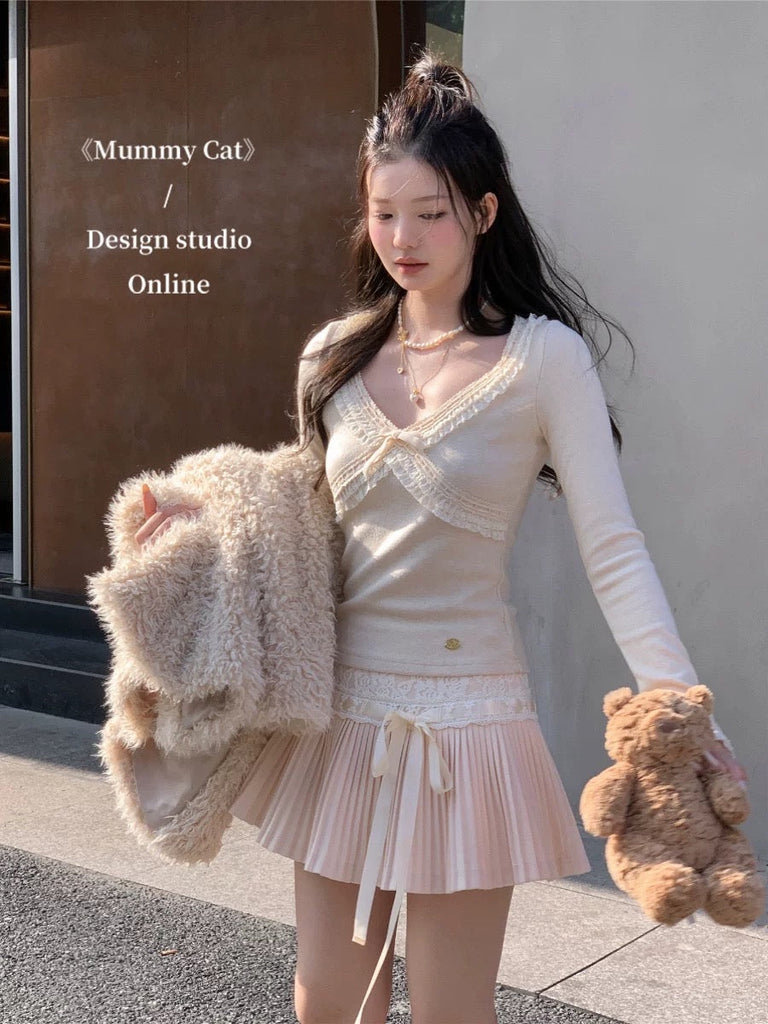 Get trendy with [Mummy Cat] Peach Dream Butterfly-knot Lace Top -  available at Peiliee Shop. Grab yours for $48 today!