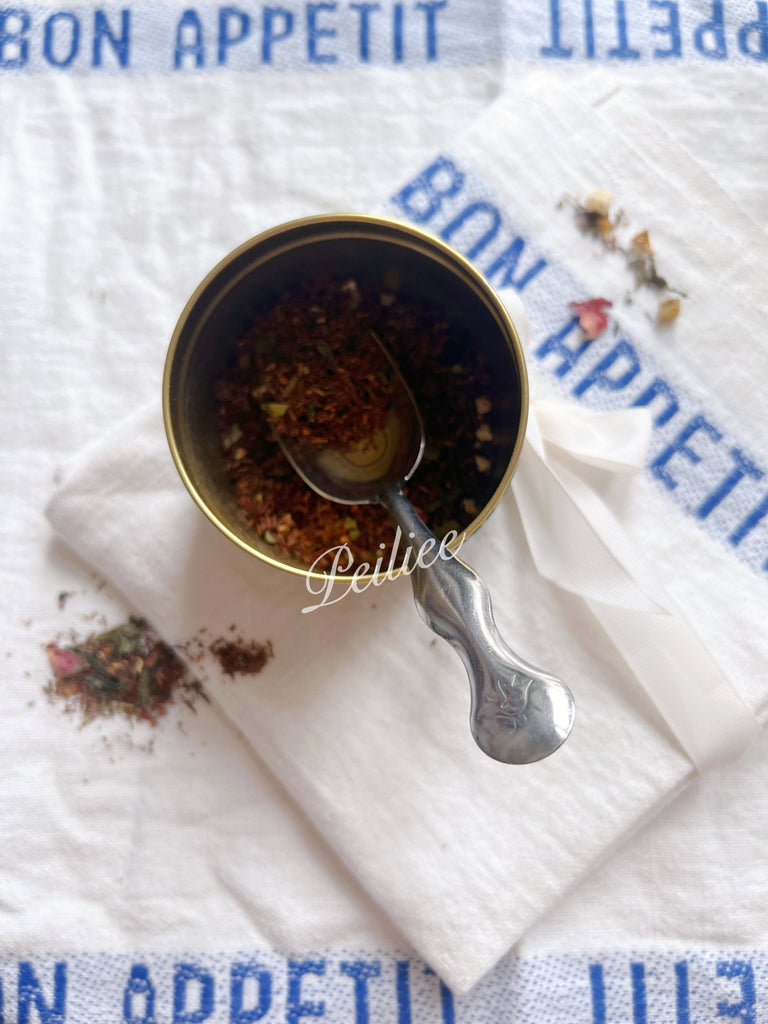 Get trendy with Bon Appetit Tea Shovel Tea Spoon -  available at Peiliee Shop. Grab yours for $1.20 today!