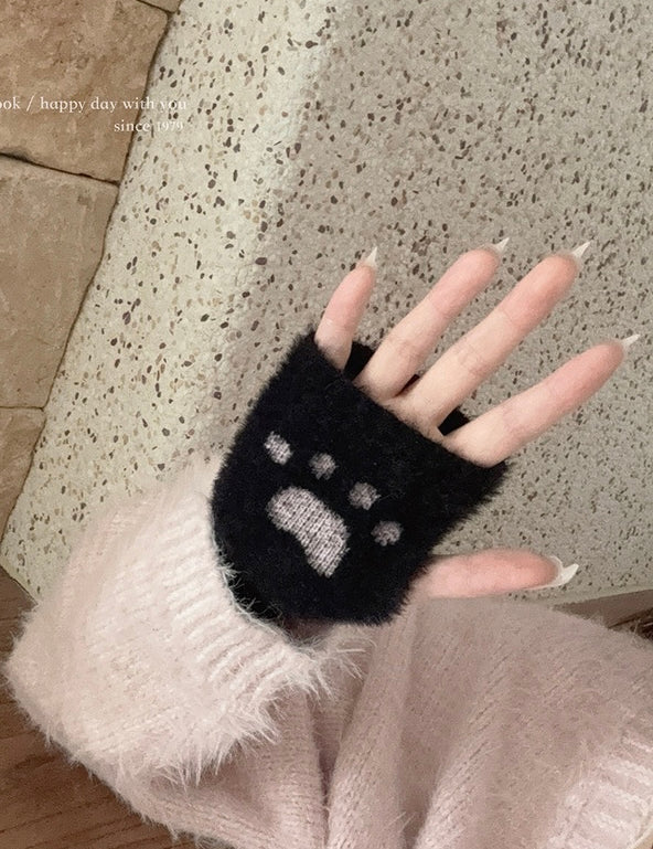 Get trendy with [Faux Fur] 5 Colors Sweet Kitty Paws-Pattern Gloves - Accessories available at Peiliee Shop. Grab yours for $9.90 today!