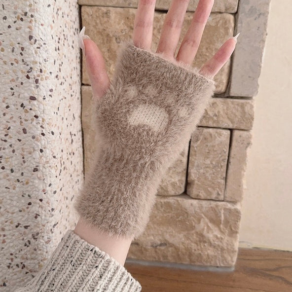 Get trendy with [Faux Fur] 5 Colors Sweet Kitty Paws-Pattern Gloves - Accessories available at Peiliee Shop. Grab yours for $9.90 today!