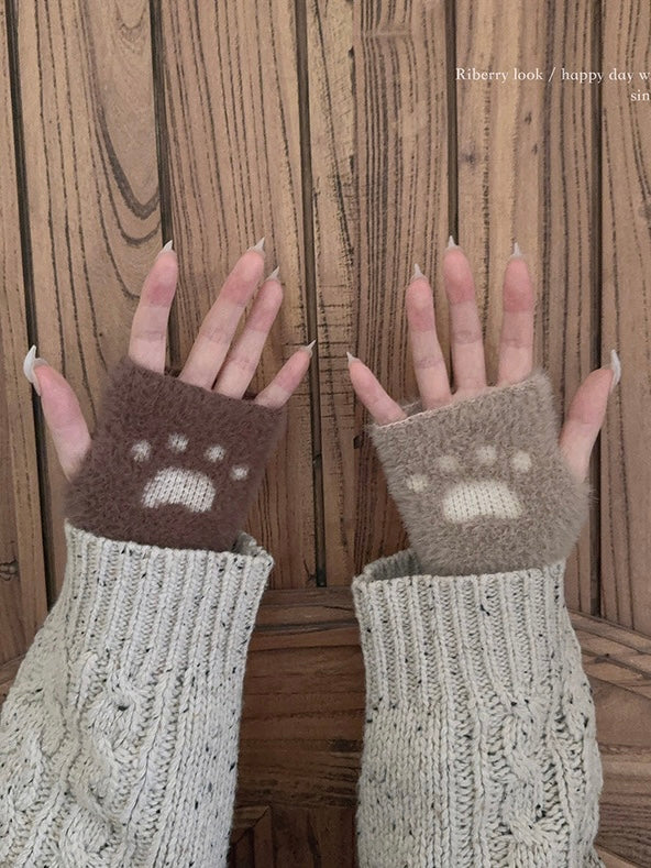 Get trendy with [Faux Fur] 5 Colors Sweet Kitty Paws-Pattern Gloves - Accessories available at Peiliee Shop. Grab yours for $9.90 today!