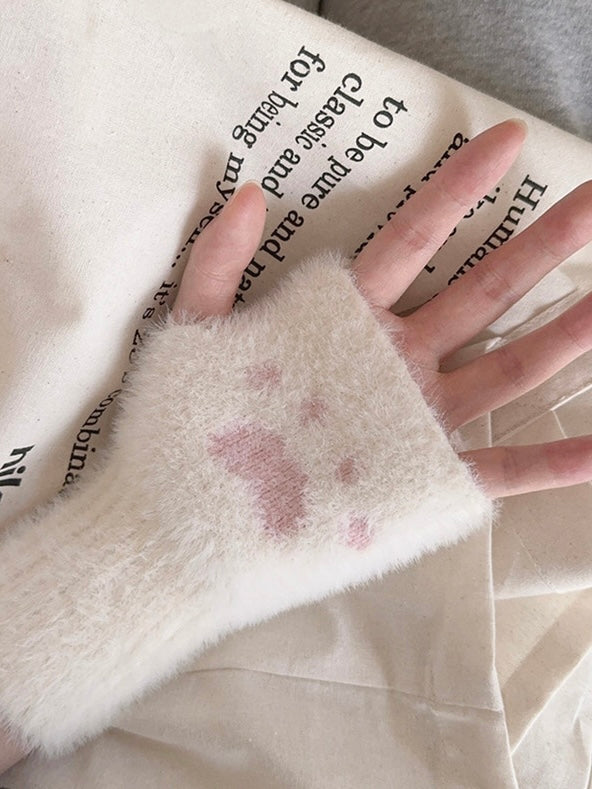 Get trendy with [Faux Fur] 5 Colors Sweet Kitty Paws-Pattern Gloves - Accessories available at Peiliee Shop. Grab yours for $9.90 today!