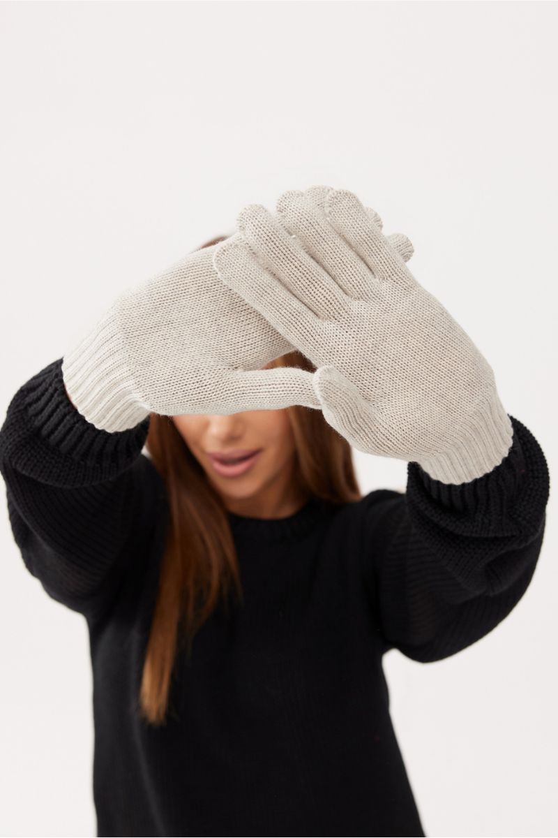 Get trendy with 100% Merino Wool Pastel Soft Gloves -  available at Peiliee Shop. Grab yours for $32 today!