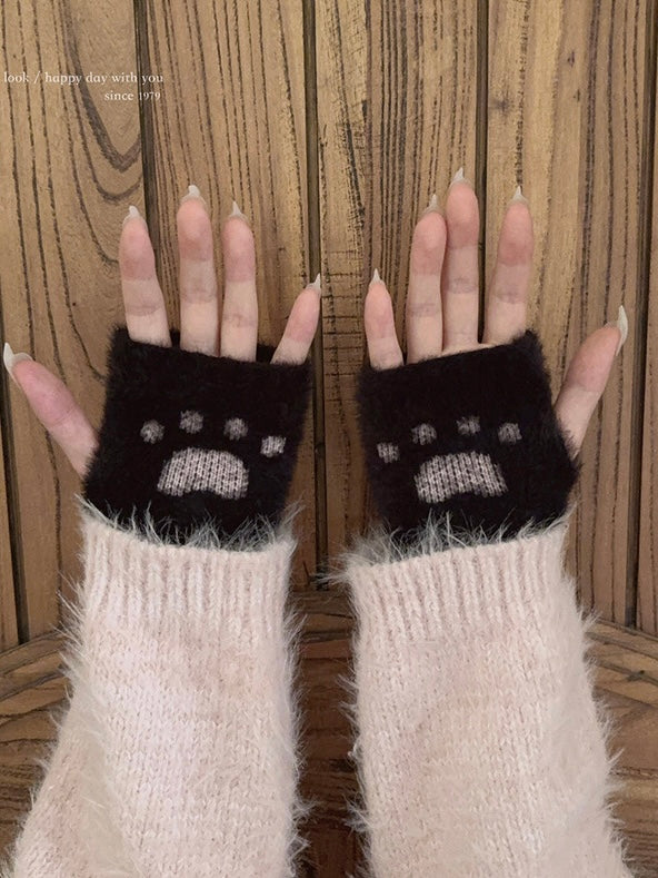 Get trendy with [Faux Fur] 5 Colors Sweet Kitty Paws-Pattern Gloves - Accessories available at Peiliee Shop. Grab yours for $9.90 today!