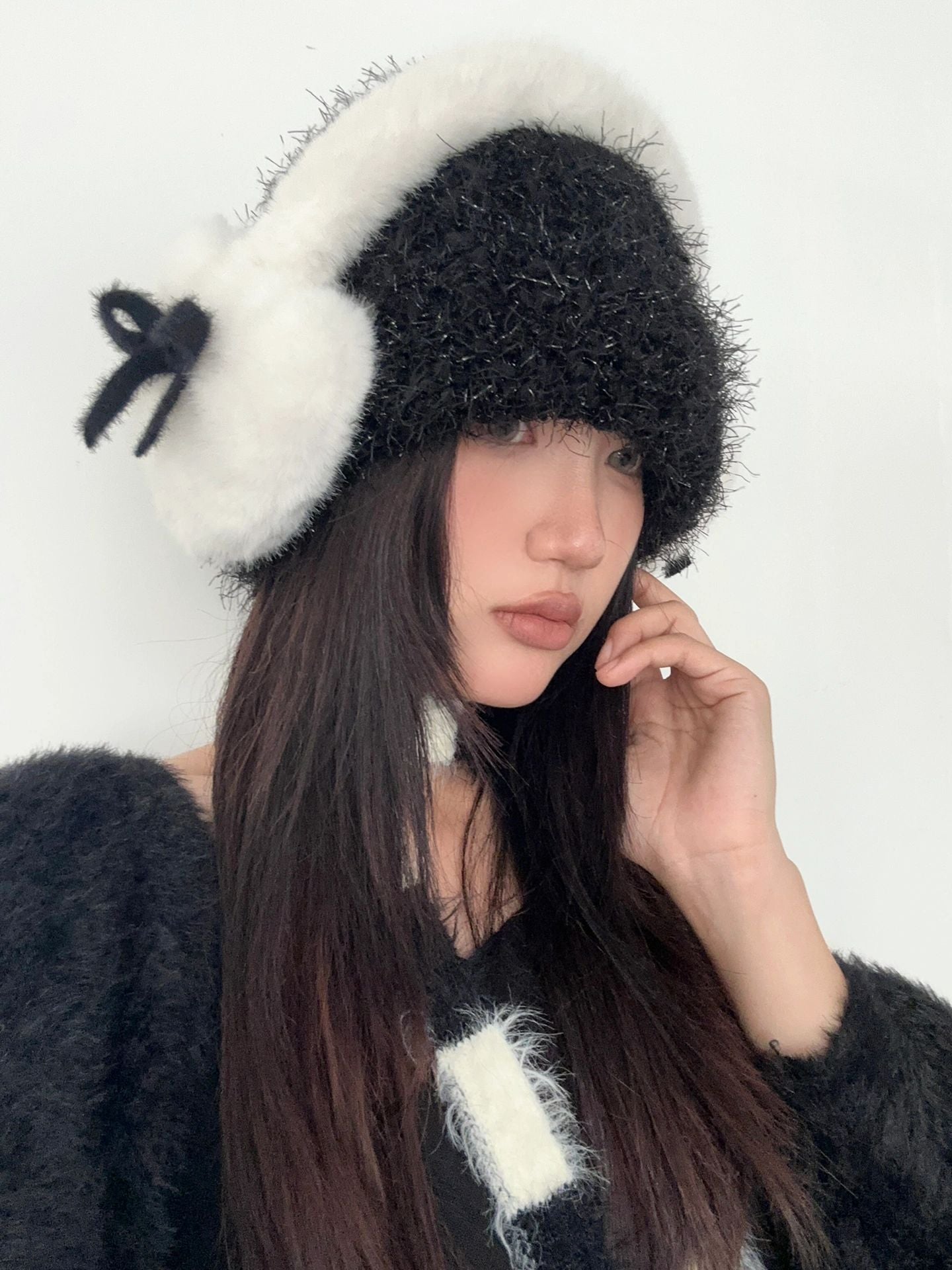 Get trendy with Dolly heart faux fur ribbon ear muffs ear warmer -  available at Peiliee Shop. Grab yours for $13.80 today!