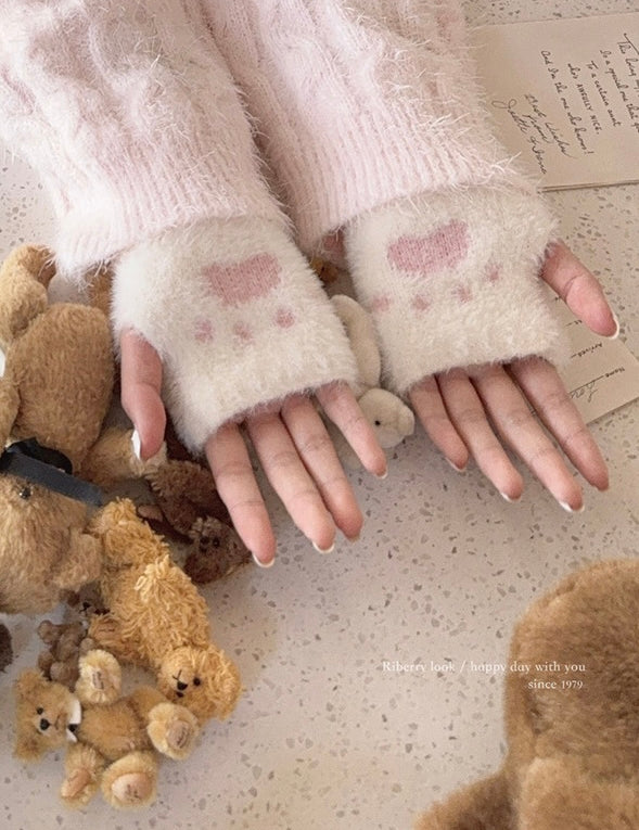 Get trendy with [Faux Fur] 5 Colors Sweet Kitty Paws-Pattern Gloves - Accessories available at Peiliee Shop. Grab yours for $9.90 today!