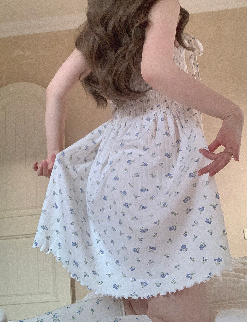 Get trendy with Juliet Angel Floral Dress -  available at Peiliee Shop. Grab yours for $19.90 today!