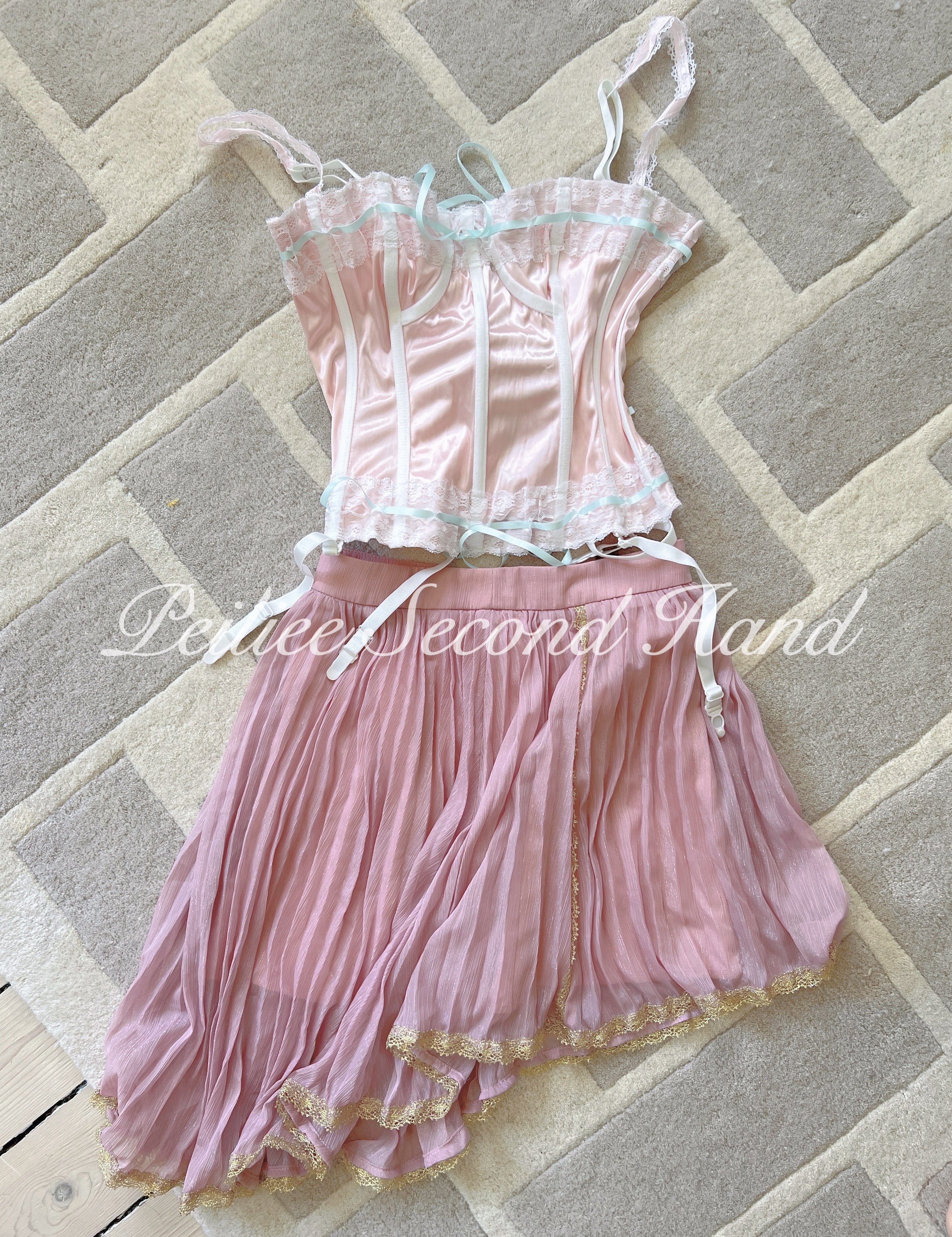 Get trendy with [Sweden Second Hand] Angelic Pink Mini Skirt -  available at Peiliee Shop. Grab yours for $20 today!