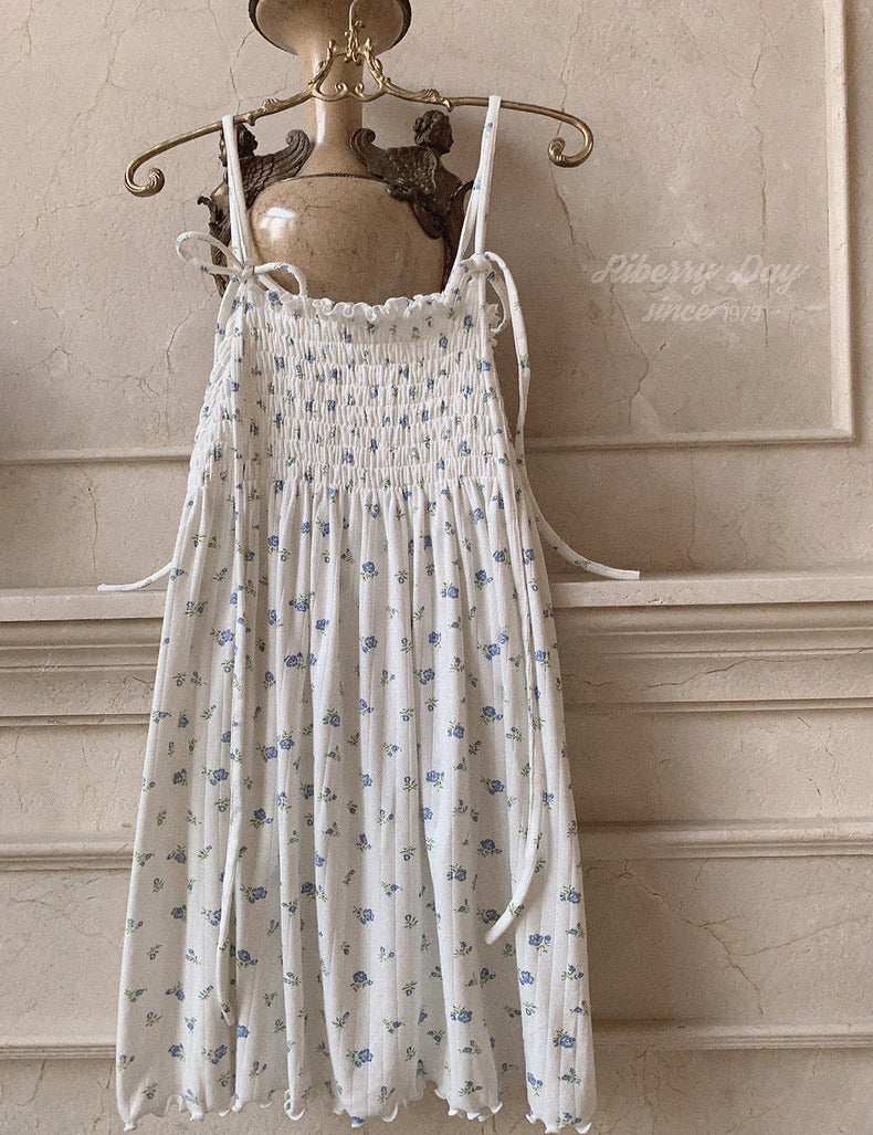 Get trendy with Juliet Angel Floral Dress -  available at Peiliee Shop. Grab yours for $19.90 today!