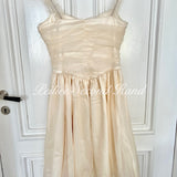 Get trendy with [Sweden Second Hand] Swan Kiss Holiday Dress -  available at Peiliee Shop. Grab yours for $35 today!