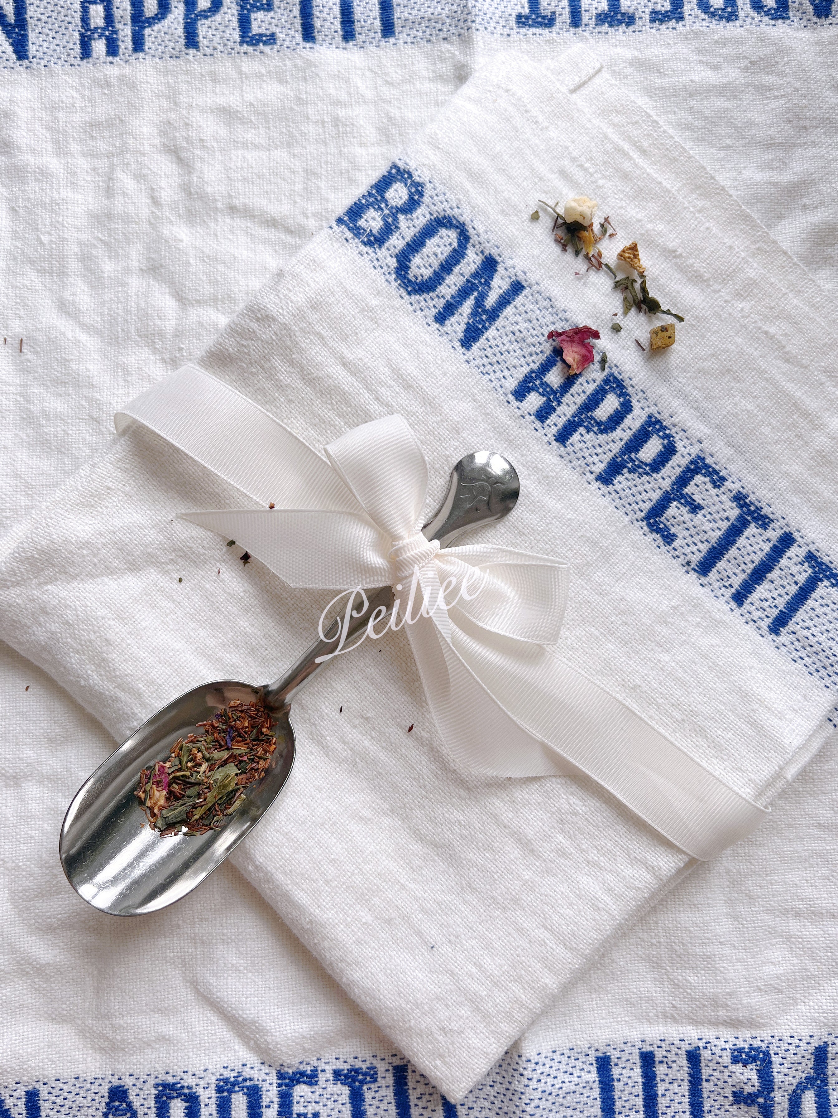 Get trendy with Bon Appetit Tea Shovel Tea Spoon -  available at Peiliee Shop. Grab yours for $1.20 today!