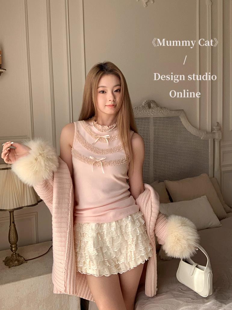 Get trendy with [Mummy Cat] Roseate Dream Cardigan Set - Cardigan available at Peiliee Shop. Grab yours for $46 today!