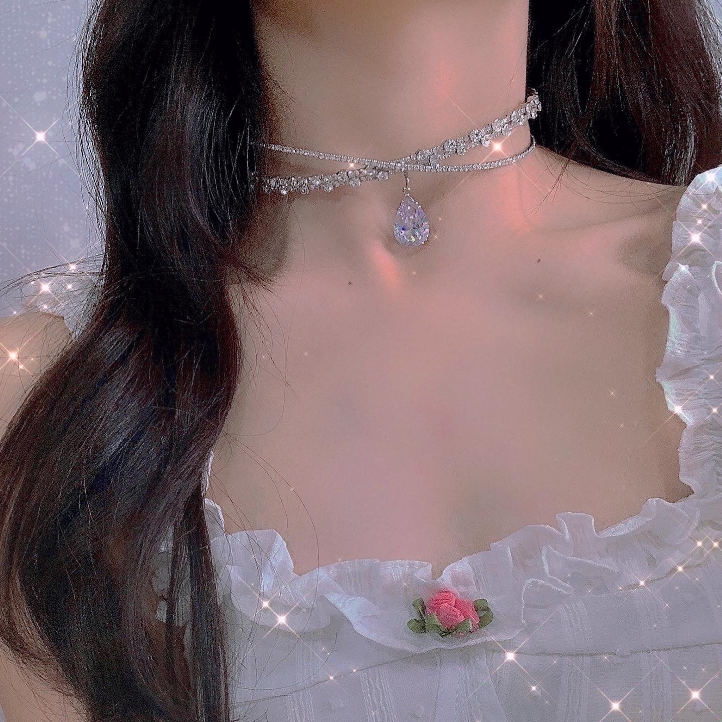 Get trendy with True Princess’s Crystal Tear Drop Choker Crown -  available at Peiliee Shop. Grab yours for $8.80 today!