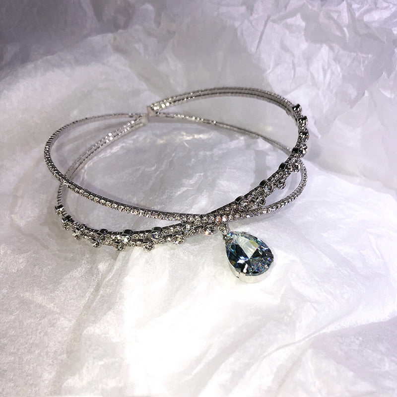 Get trendy with True Princess’s Crystal Tear Drop Choker Crown -  available at Peiliee Shop. Grab yours for $8.80 today!