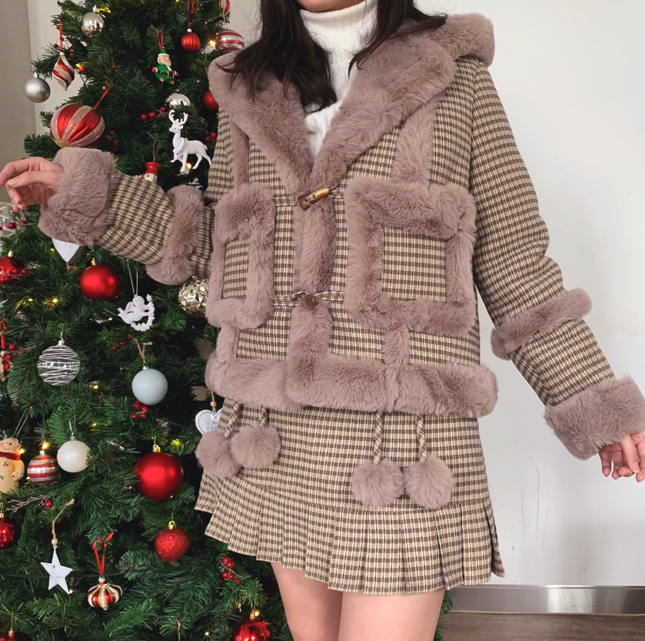 Get trendy with All I want for Christmas is you - faux fur skirt -  available at Peiliee Shop. Grab yours for $25 today!