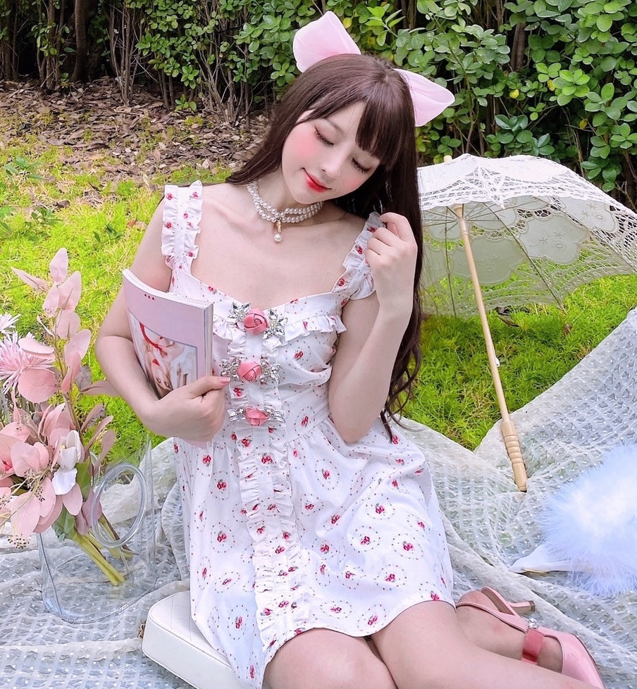 Get trendy with Floral princess mini dress -  available at Peiliee Shop. Grab yours for $39 today!