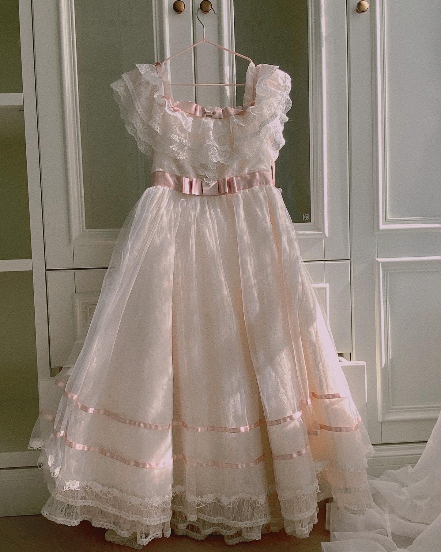 Get trendy with [Premium Selected] Pre-order April arrives as promised Dress Gown - Dresses available at Peiliee Shop. Grab yours for $69.90 today!