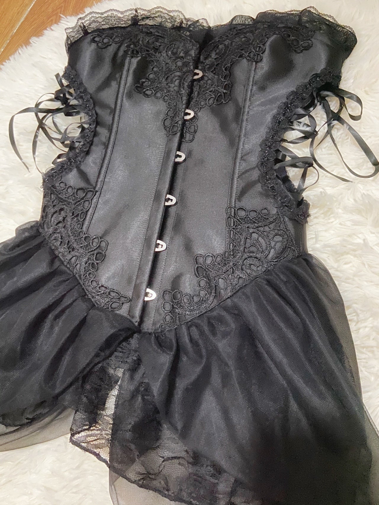 Get trendy with [Basic] Gothic Dreams Lace Corset - Corset available at Peiliee Shop. Grab yours for $24 today!