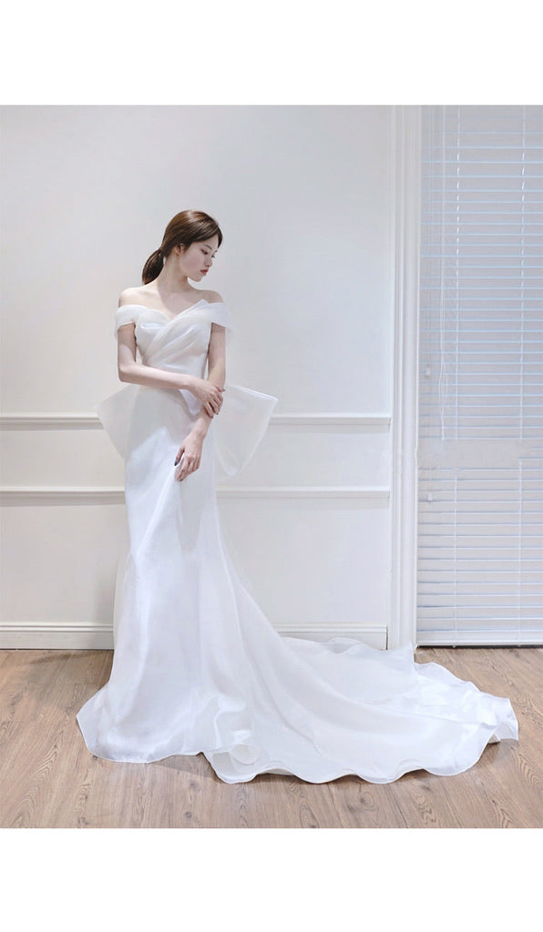 Get trendy with [Customized Wedding Dress] Snow Angel -  available at Peiliee Shop. Grab yours for $158 today!