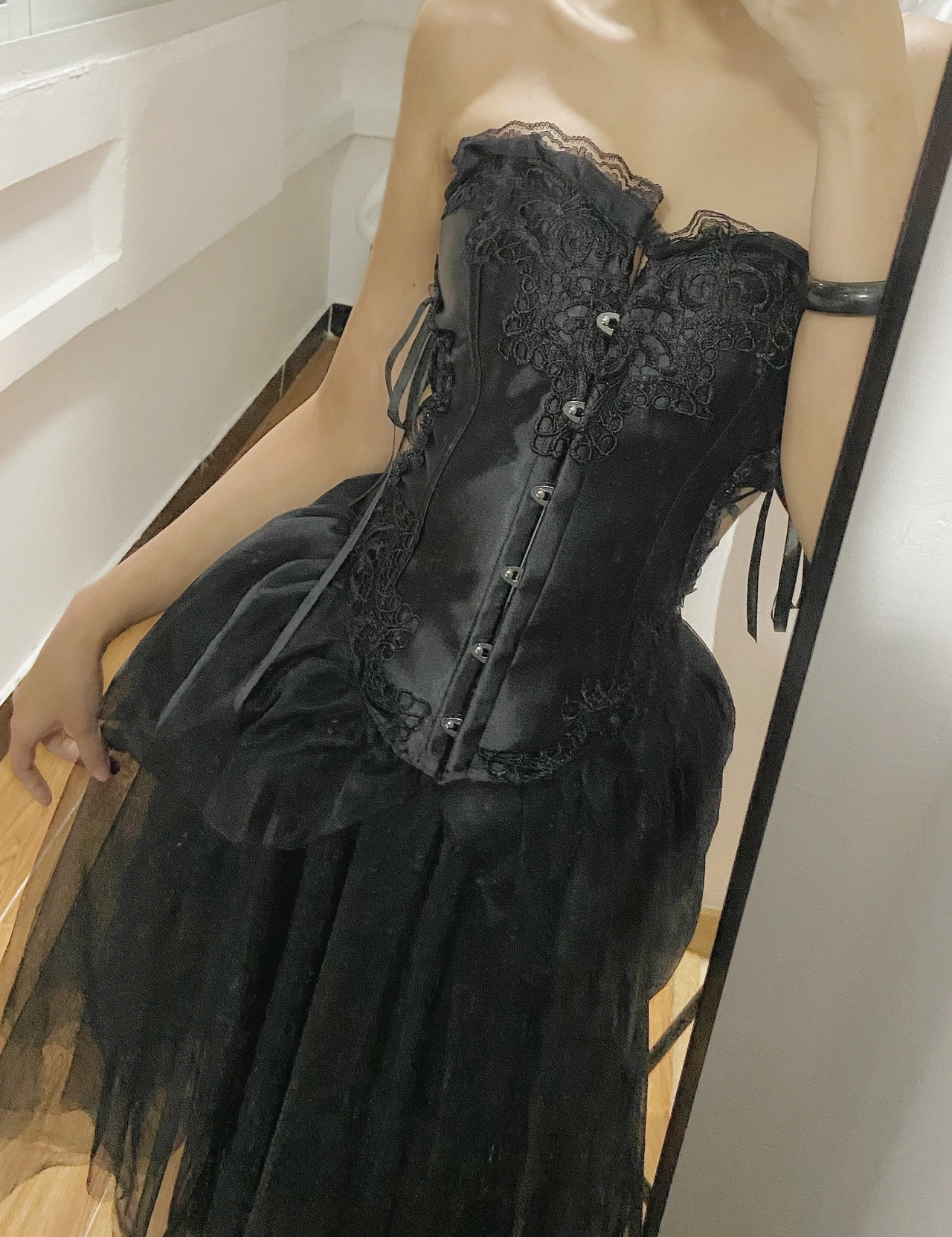 Get trendy with [Basic] Gothic Dreams Lace Corset - Corset available at Peiliee Shop. Grab yours for $24 today!