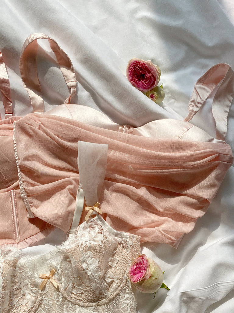 Get trendy with [Pre-order] Soft Rose Corset - Lingerie available at Peiliee Shop. Grab yours for $39.90 today!