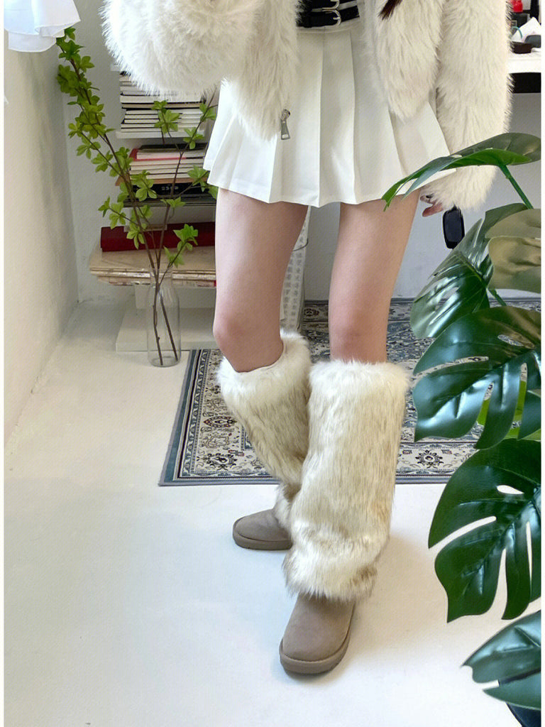 Get trendy with [Faux Fur] Lil Fox Leg Warmers -  available at Peiliee Shop. Grab yours for $14.50 today!