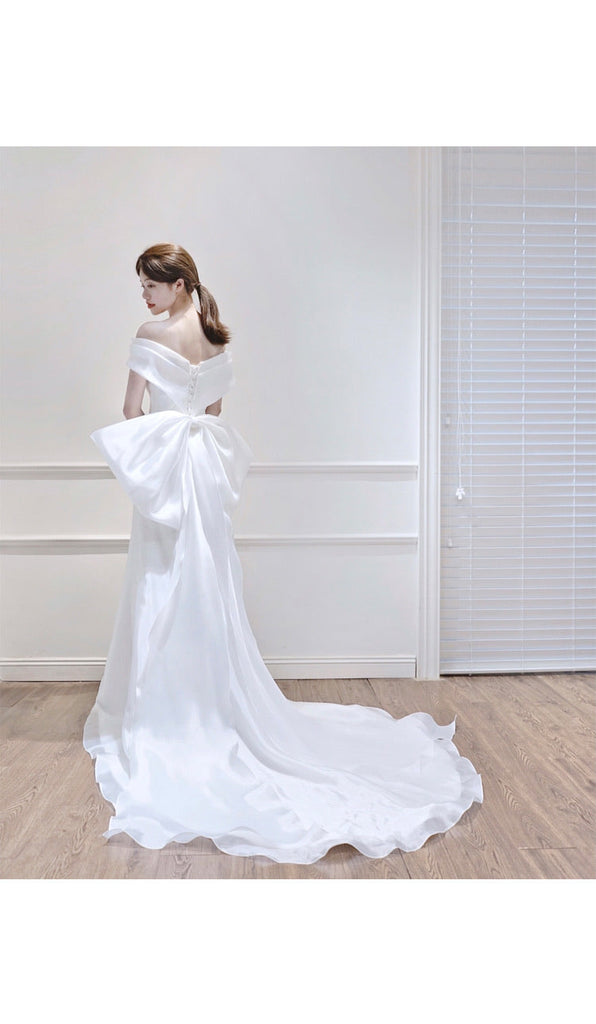Get trendy with [Customized Wedding Dress] Snow Angel -  available at Peiliee Shop. Grab yours for $158 today!
